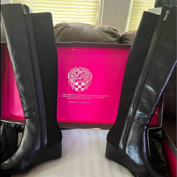Brand New Soft black leather and neoprene Vince Camuto boots. - Picture 3 of 5